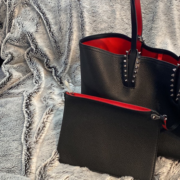 SOLD* Authentic Louboutin bag - Picture 6 of 11
